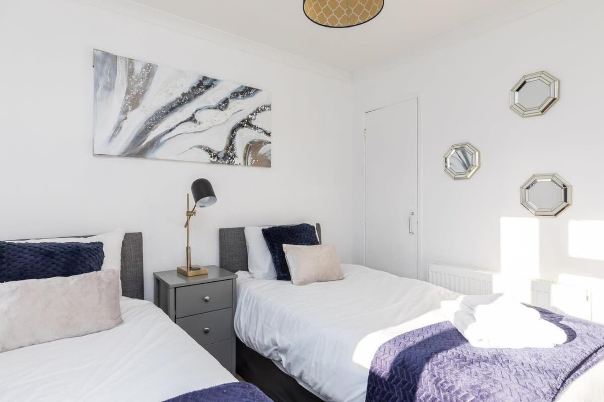 Vila 19A The Broadwalk - Cozy 1Br In The Heart Of Crawley Near Gatwick Airport Great For Contractors And Flight Crew Students Exteriér fotografie
