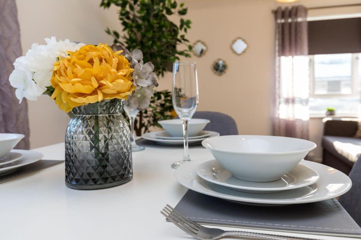 Vila 19A The Broadwalk - Cozy 1Br In The Heart Of Crawley Near Gatwick Airport Great For Contractors And Flight Crew Students Exteriér fotografie